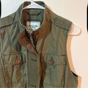 Abercrombie & Fitch Khaki Green Utility Outerwear Vest Size L 100% Cotton